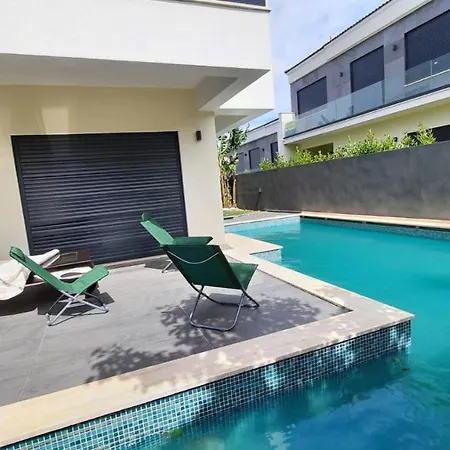 Ery Close To Sea With Private Pool-merkezi Konumda Denize 150m Ozel Havuzlu Ev Ciftlikkoyu